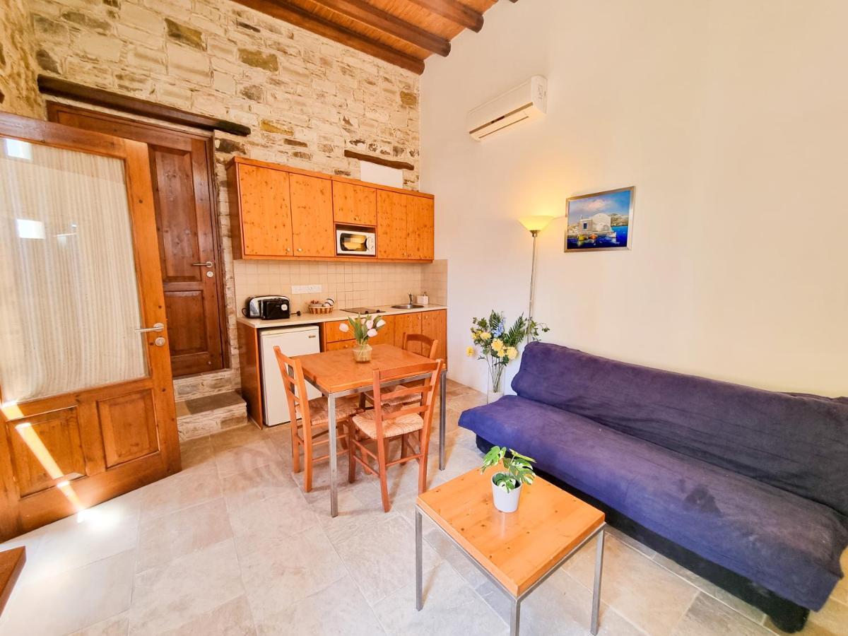 Skarinou'S Landhouse Poolside Heaven Apartment Exterior foto
