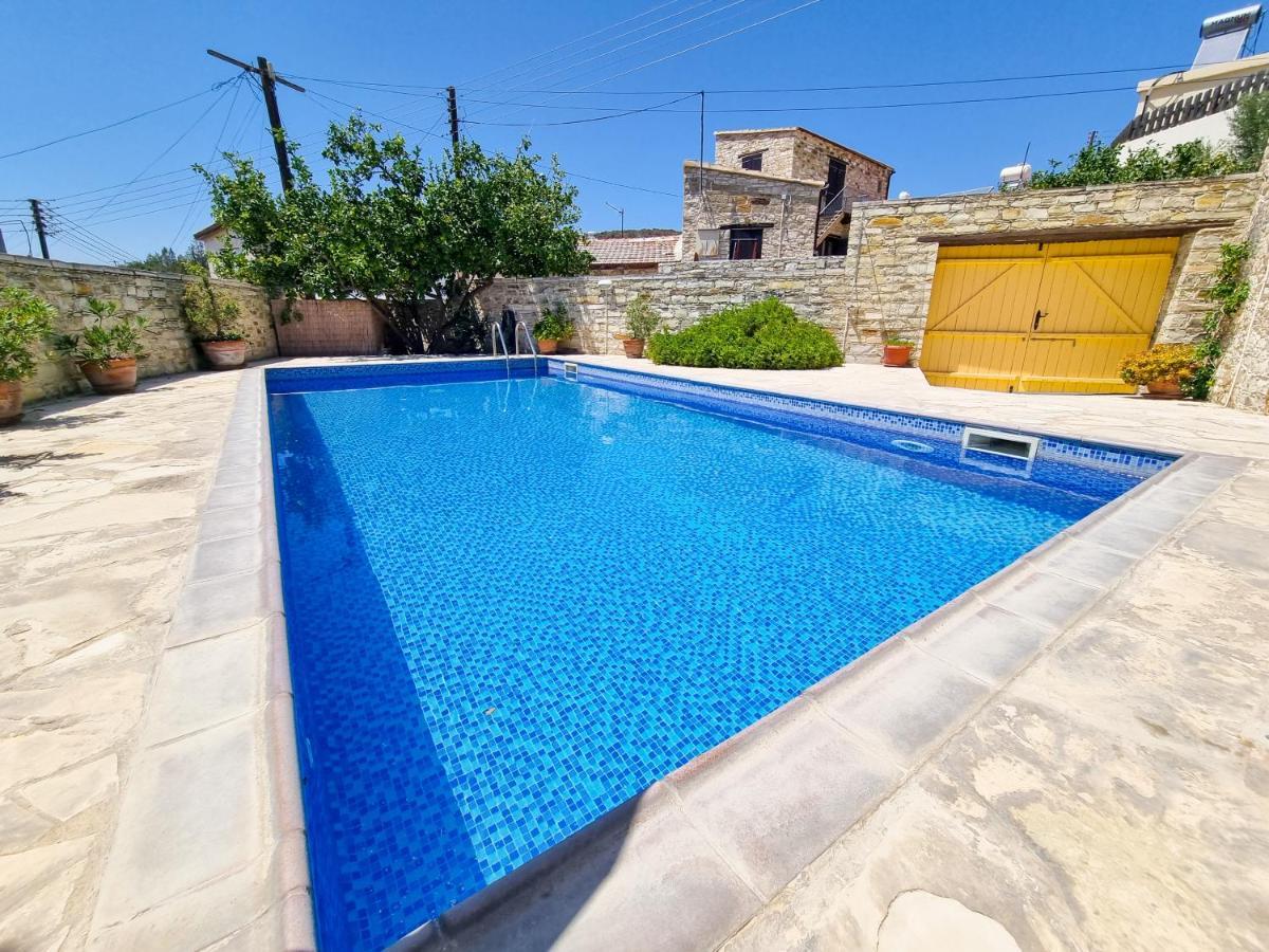Skarinou'S Landhouse Poolside Heaven Apartment Exterior foto